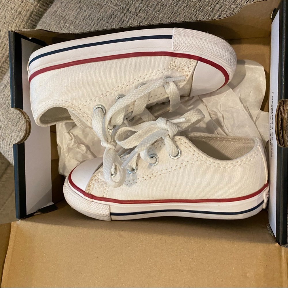 White toddler Converse, size 7
